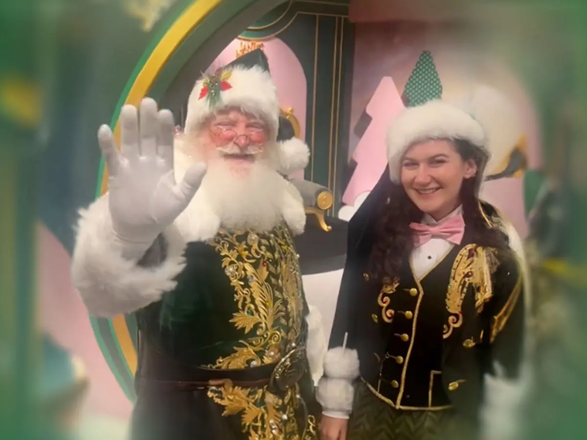 Parents Irate Over Bloomingdale’s Green Santa