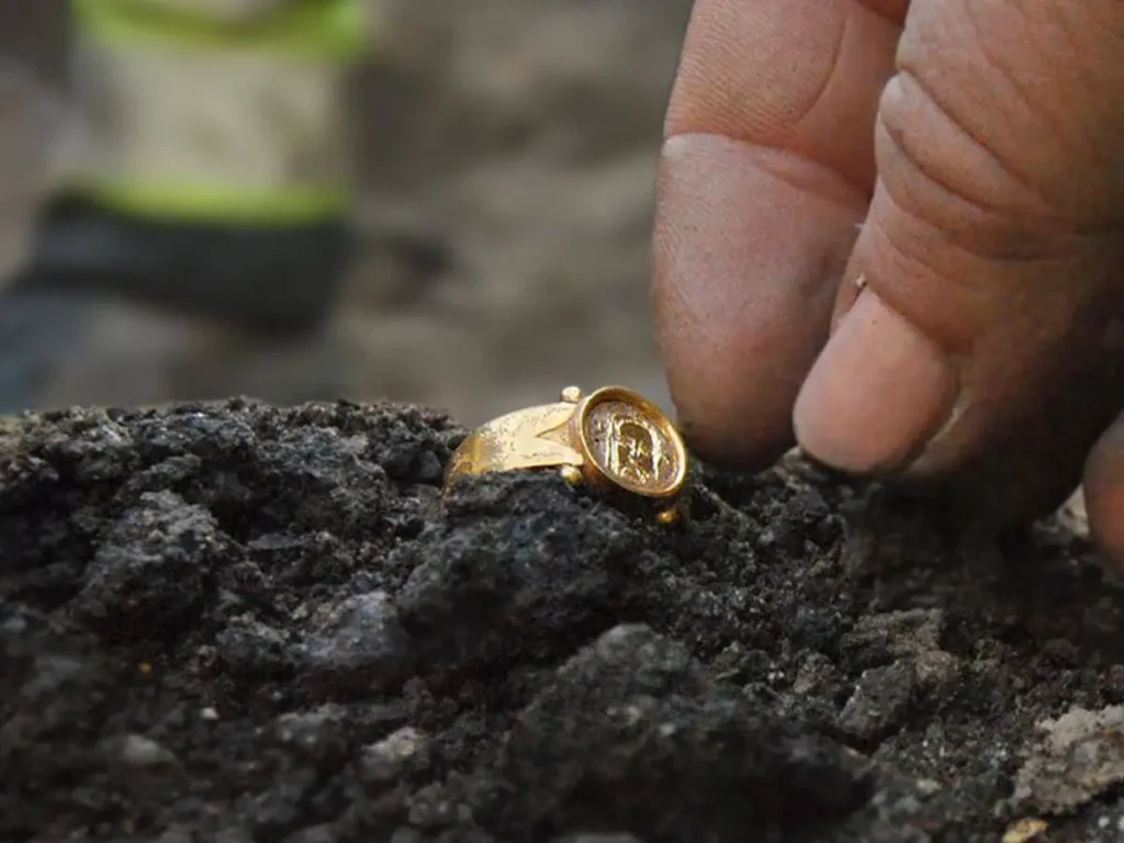 Long Lost Ring Bearing the Face of Christ is Found in Sweden