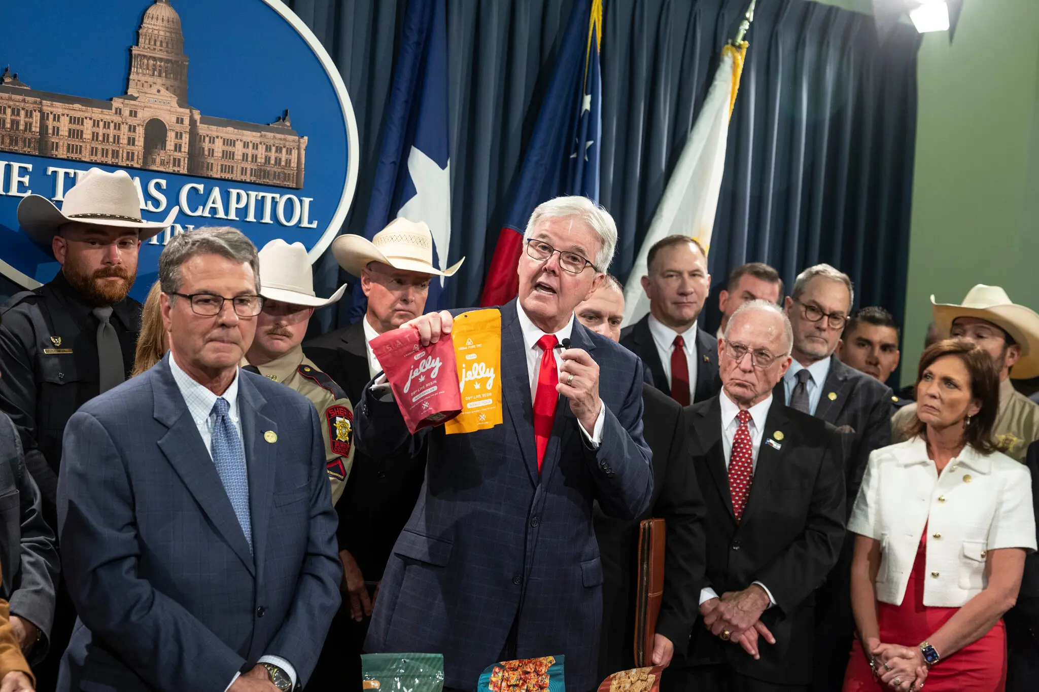 Abbott Vetoes Ban on Hemp Intoxicants in Texas