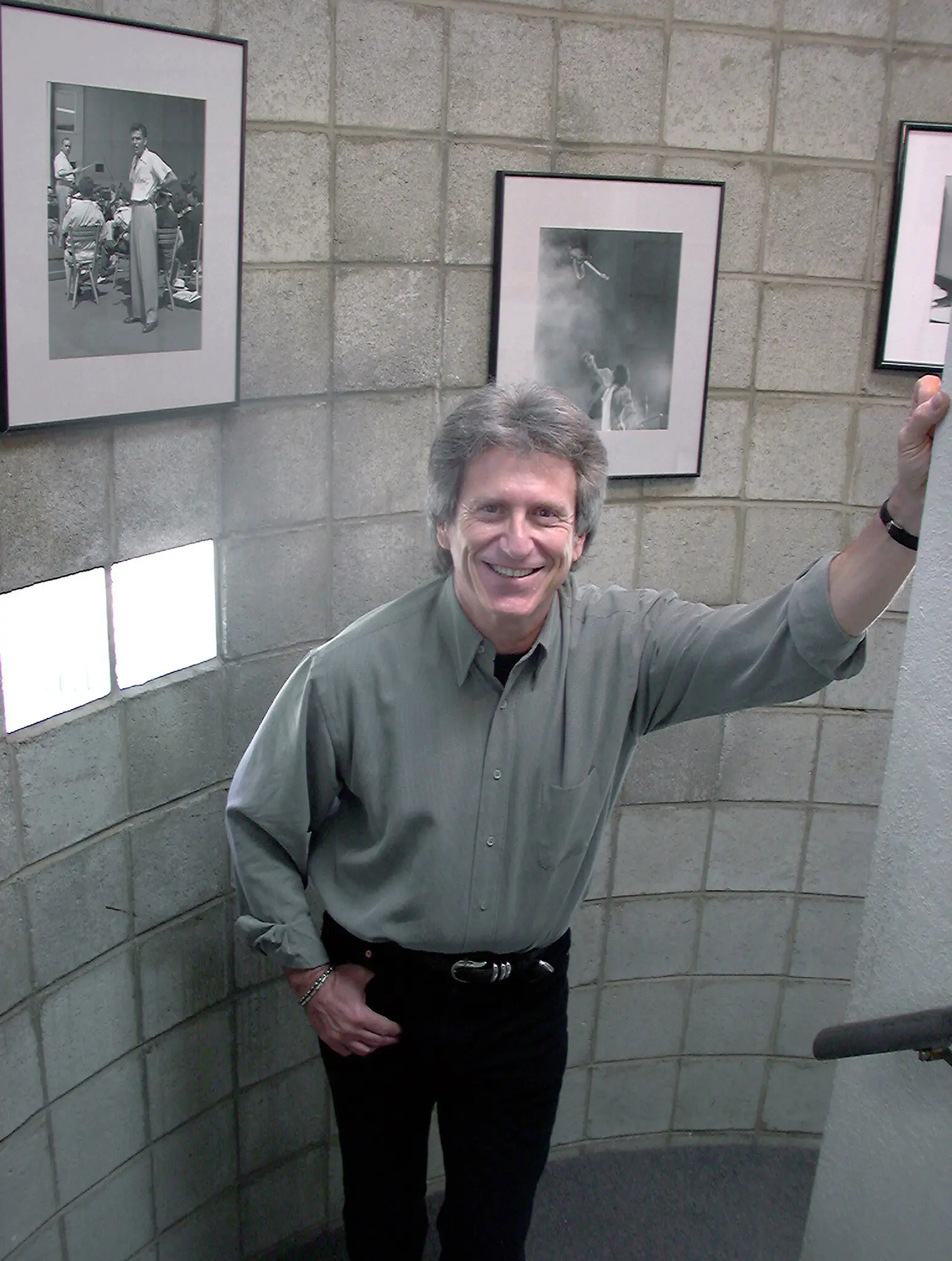 Michael Ochs, Top Collector of Rock ’n’ Roll Photos, Dies at 82